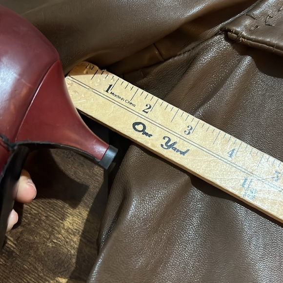 Prada Women's Courts Low Kitten Heel 41 Buckle Mary Jane - Picture 9 of 9